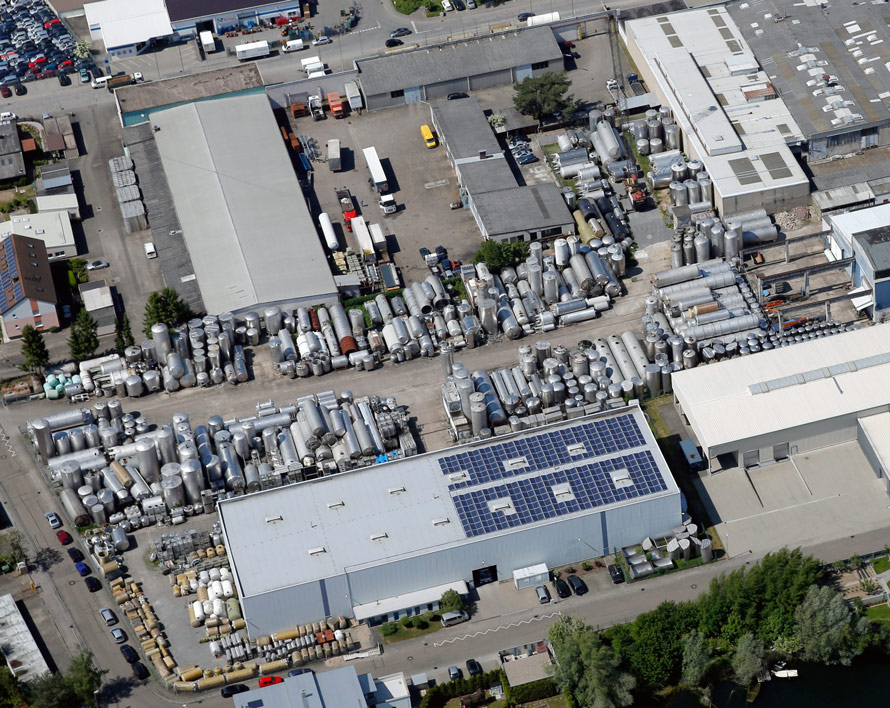Luftbild von Lager 2 der Firma Tank und Apparate Barth GmbH in Forst mit gebrauchten Edelstahlbehältern